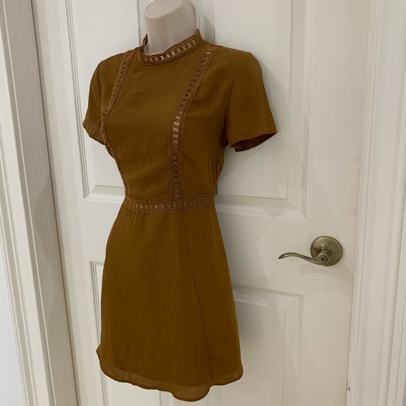 Forever 21 Lace Detailed Mini Dress - Picture 4 of 4